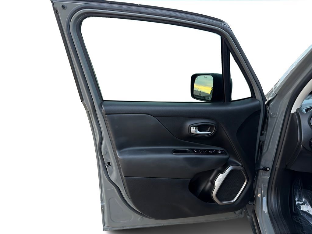 Used 2022 Jeep Renegade Latitude image 20