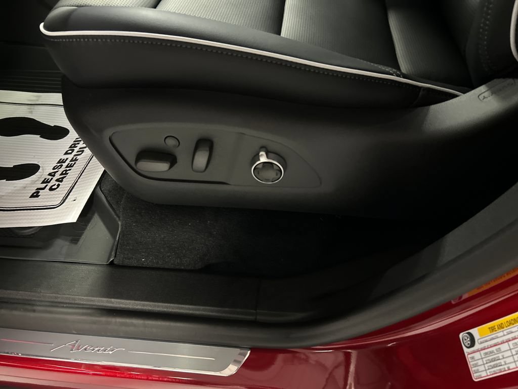 New 2027 Buick Enclave Avenir w/ LPO, Floor Liner Package AWD/4WD image 11