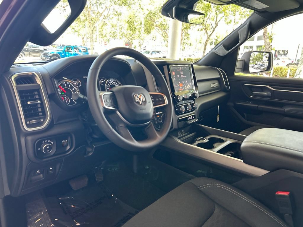 Used 2025 RAM 1500 Big Horn AWD/4WD image 7