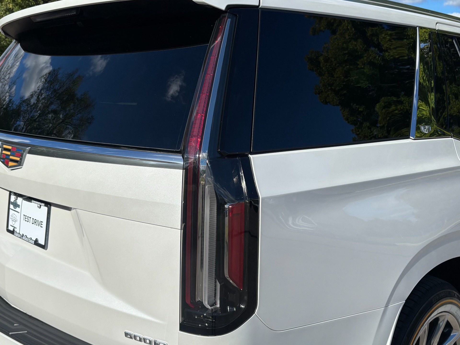 Used 2024 Cadillac Escalade Premium Luxury Platinum w/ LPO, Floor Liner Package AWD/4WD image 70
