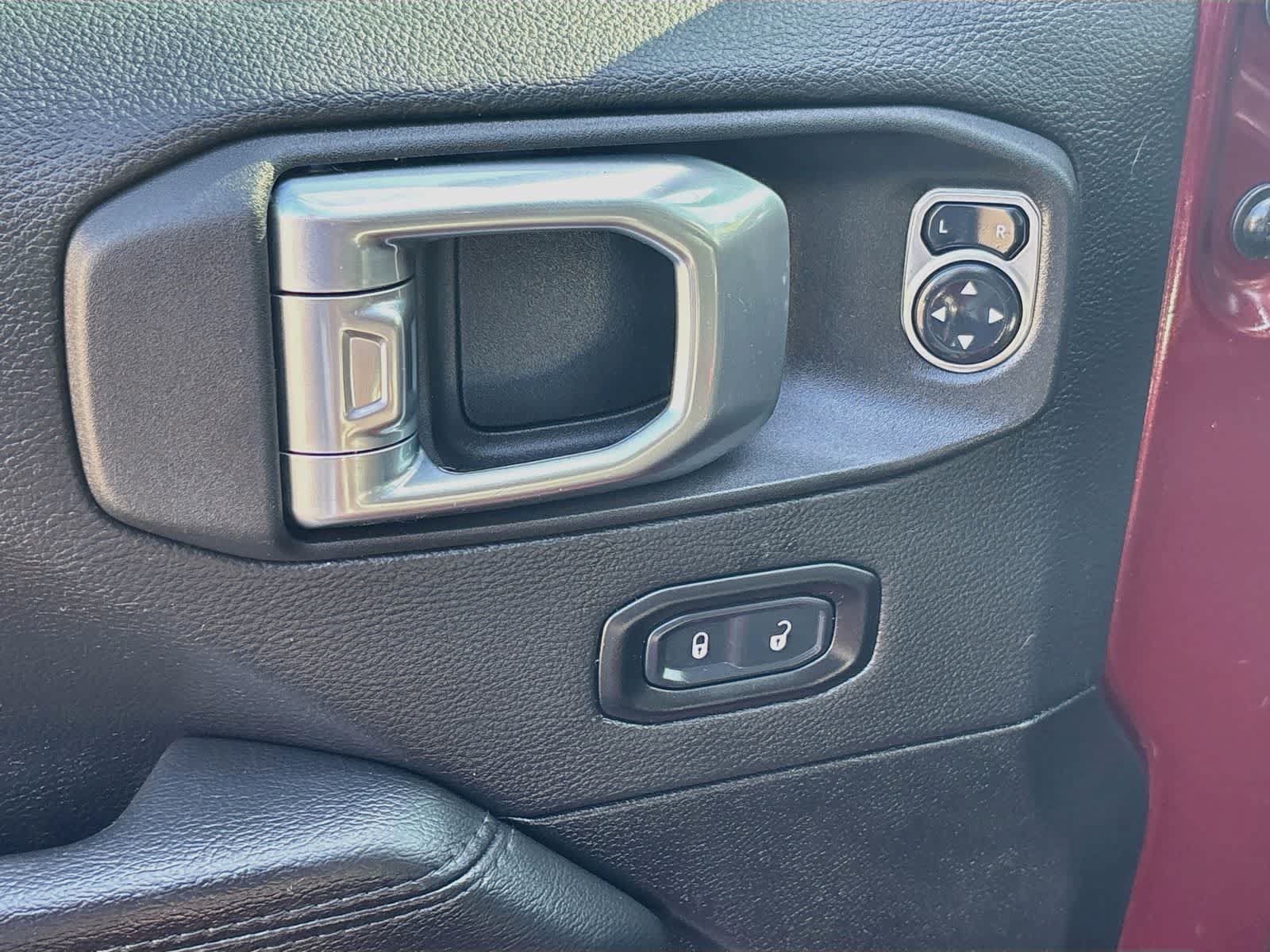 Used 2021 Jeep Wrangler Unlimited Sahara AWD/4WD image 18