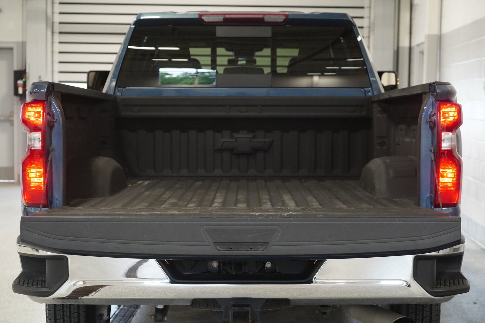Used 2024 Chevrolet Silverado 2500 LT w/ Convenience Package AWD/4WD image 29