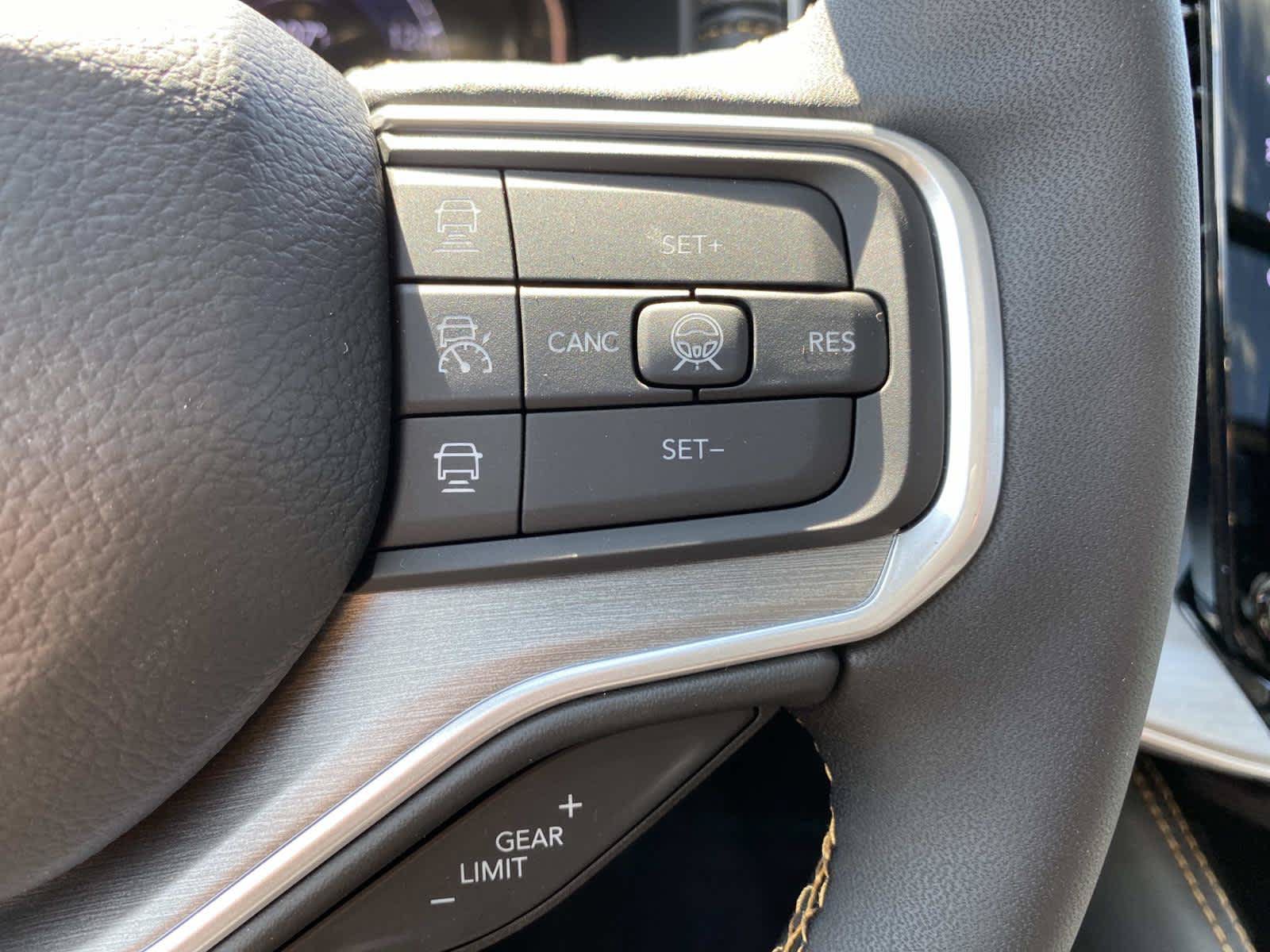 New 2026 Jeep Grand Wagoneer 4WD image 18