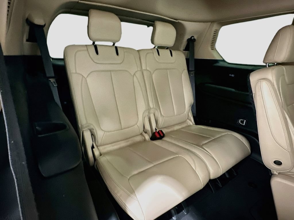Used 2022 Jeep Grand Cherokee L Limited RWD image 28