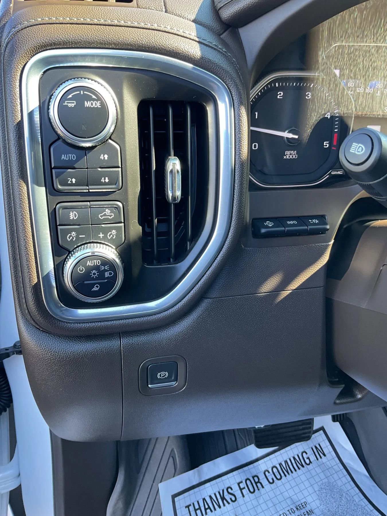 Used 2022 GMC Sierra 3500 Denali w/ Denali Ultimate Package image 30