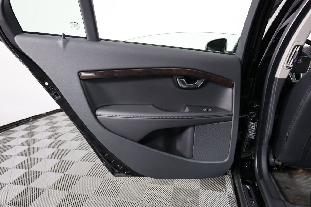 Used 2016 Volvo S80 T5 Platinum image 16