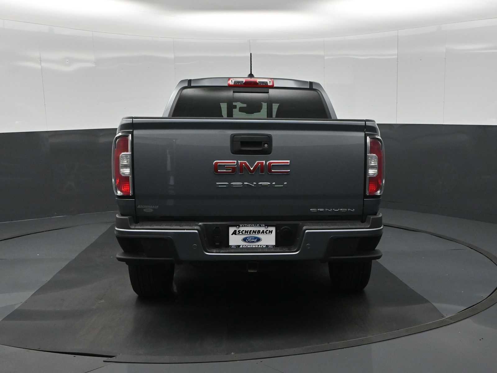 Used 2022 GMC Canyon Denali w/ LPO, Power Package AWD/4WD image 8