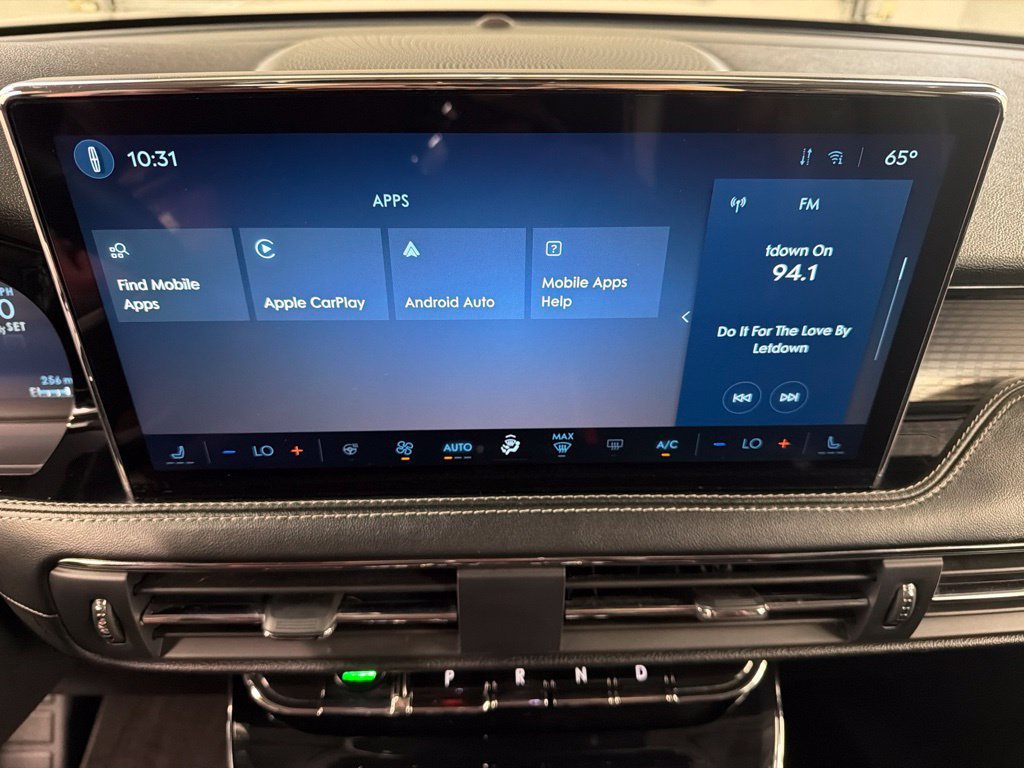 Certified 2023 Lincoln Corsair AWD w/ Equipment Group 101A image 9