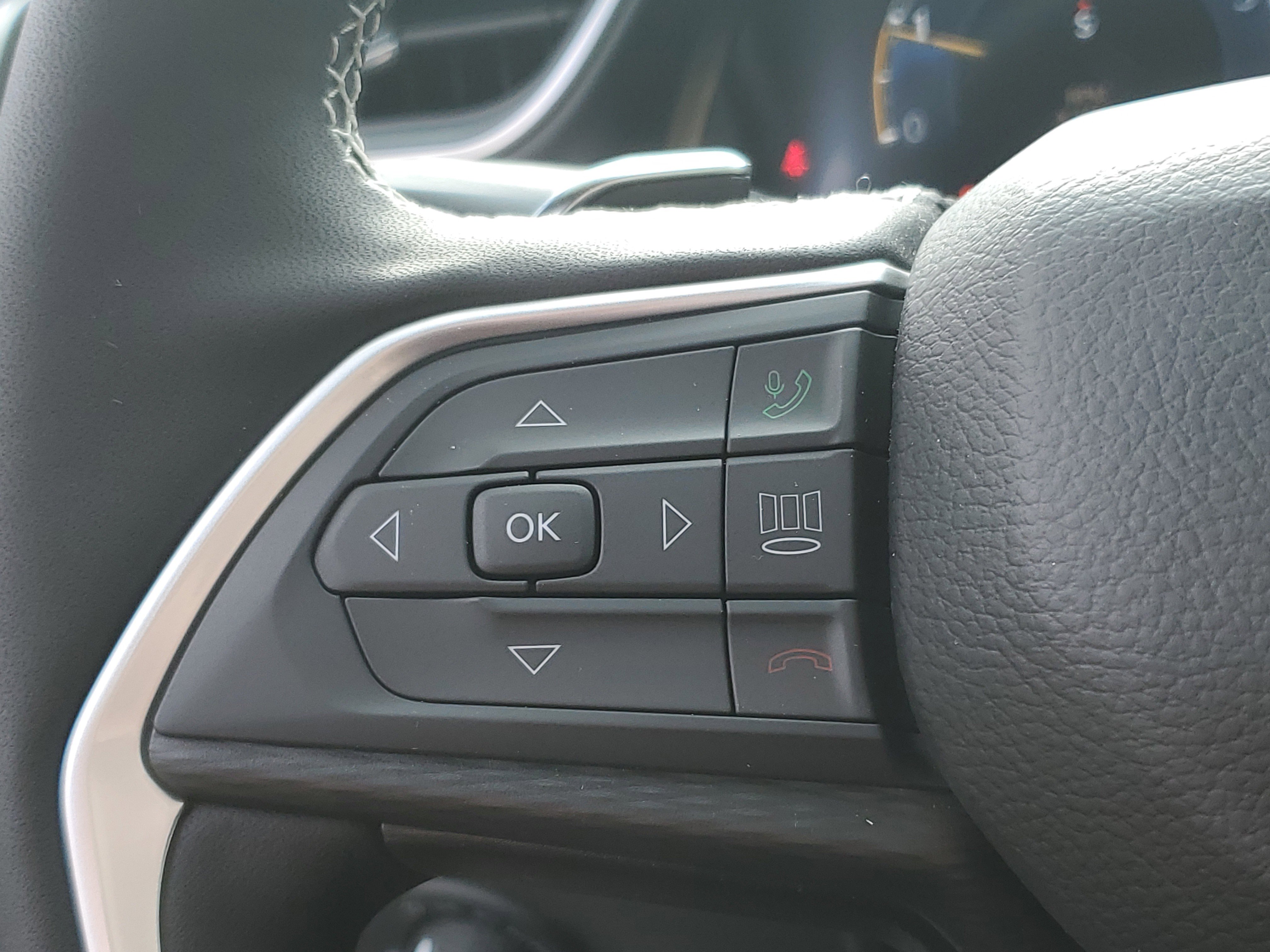 New 2025 Jeep Grand Cherokee Laredo w/ Luxury Tech Group I image 13