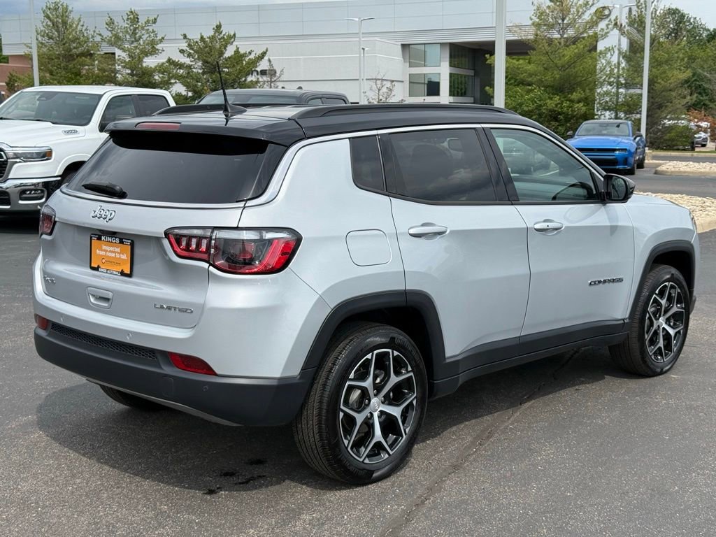 Used 2024 Jeep Compass Limited AWD/4WD image 3