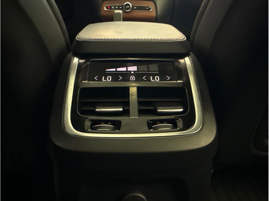 Used 2021 Volvo XC90 T8 Inscription Expression w/ Protection Package Premier AWD/4WD image 26