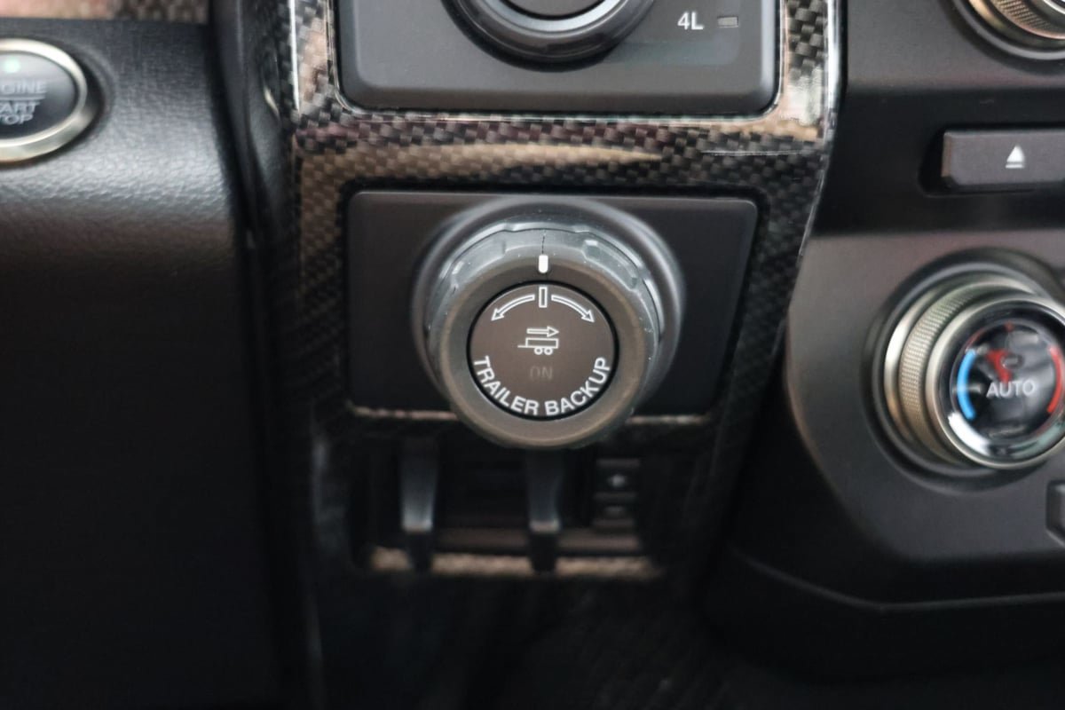 Used 2017 Ford F150 Raptor w/ Equipment Group 802A Luxury AWD/4WD image 31