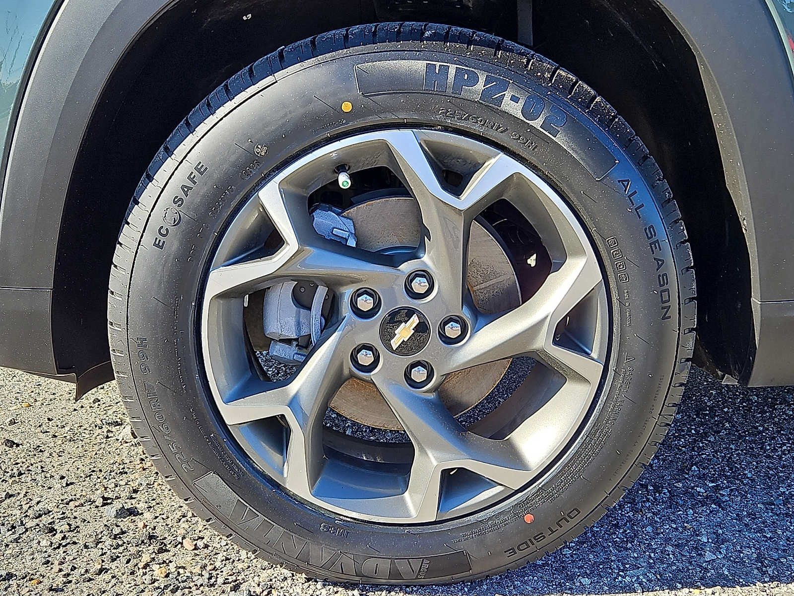 Used 2025 Chevrolet Trax LT FWD image 8