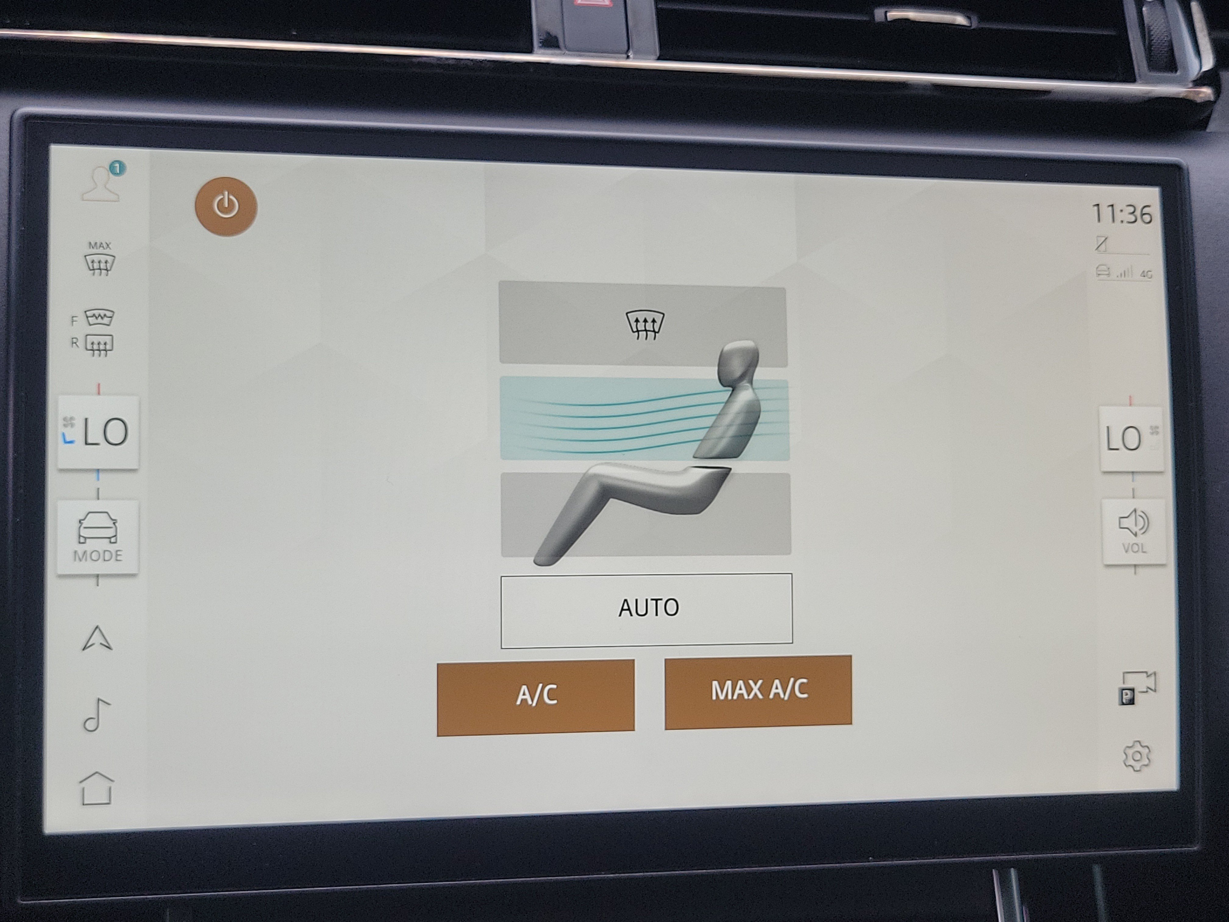 Used 2025 Land Rover Range Rover Velar Dynamic SE AWD/4WD image 28