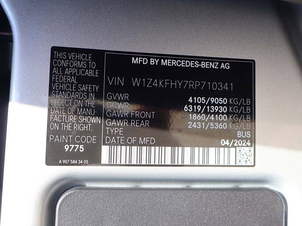 Used 2024 Mercedes-Benz Sprinter 2500 image 37