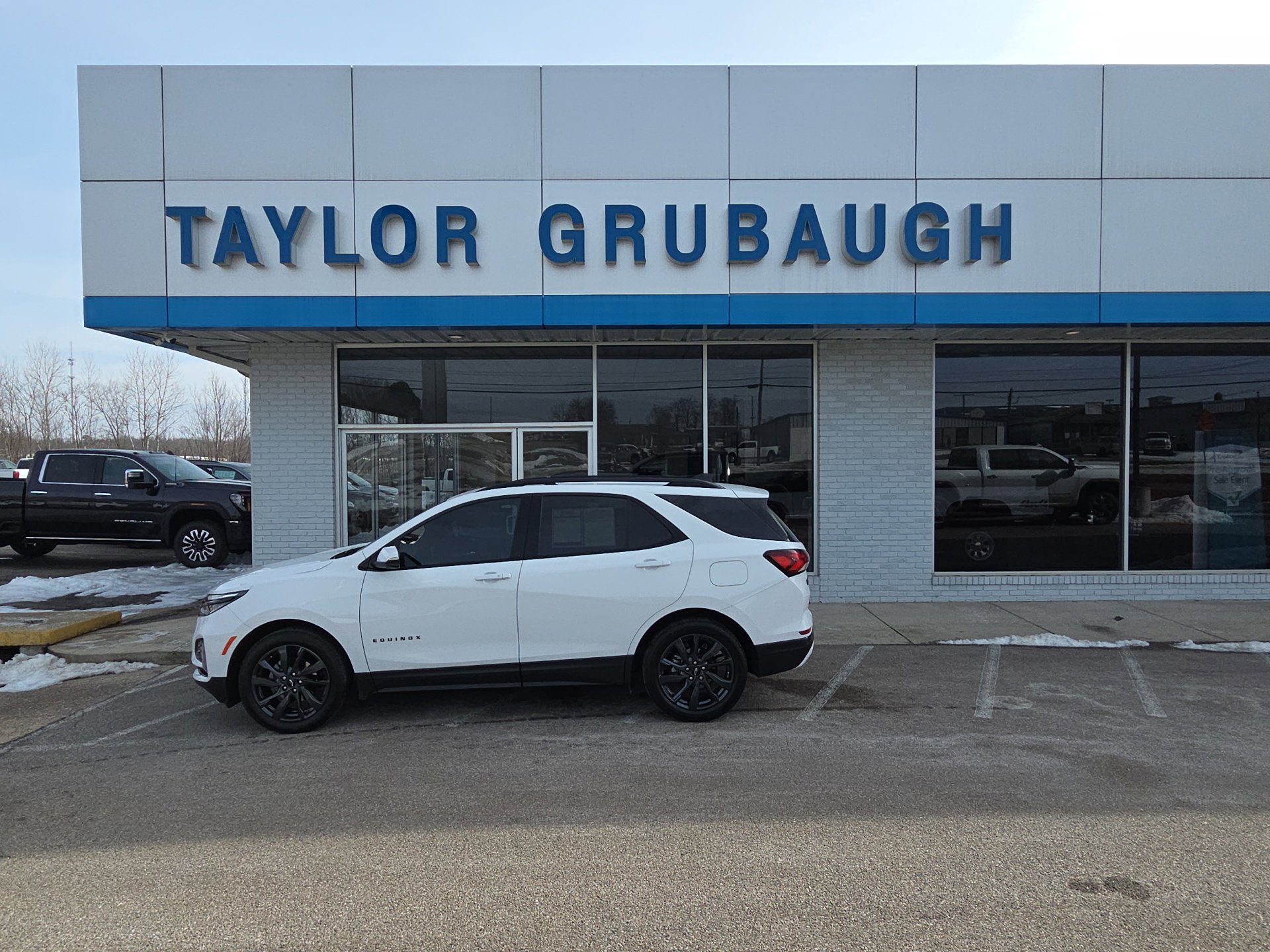 Used 2024 Chevrolet Equinox RS w/ RS Leather Package image 2