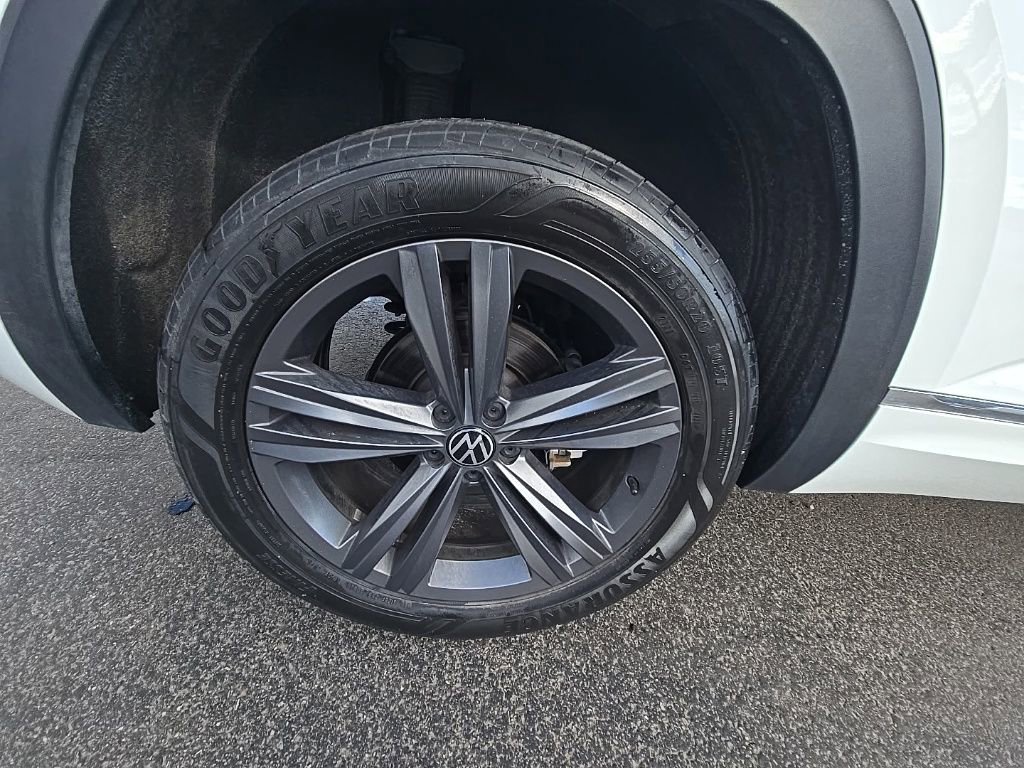 Used 2022 Volkswagen Atlas Cross Sport SEL R-Line image 11