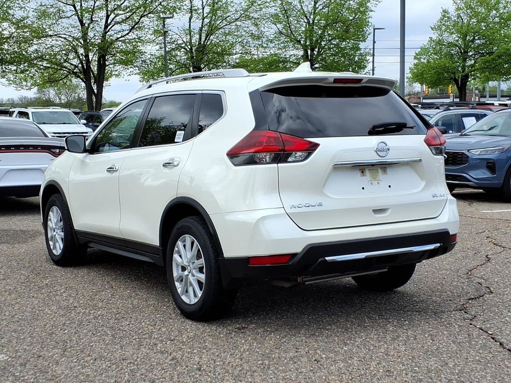 Used 2018 Nissan Rogue SV AWD/4WD image 3