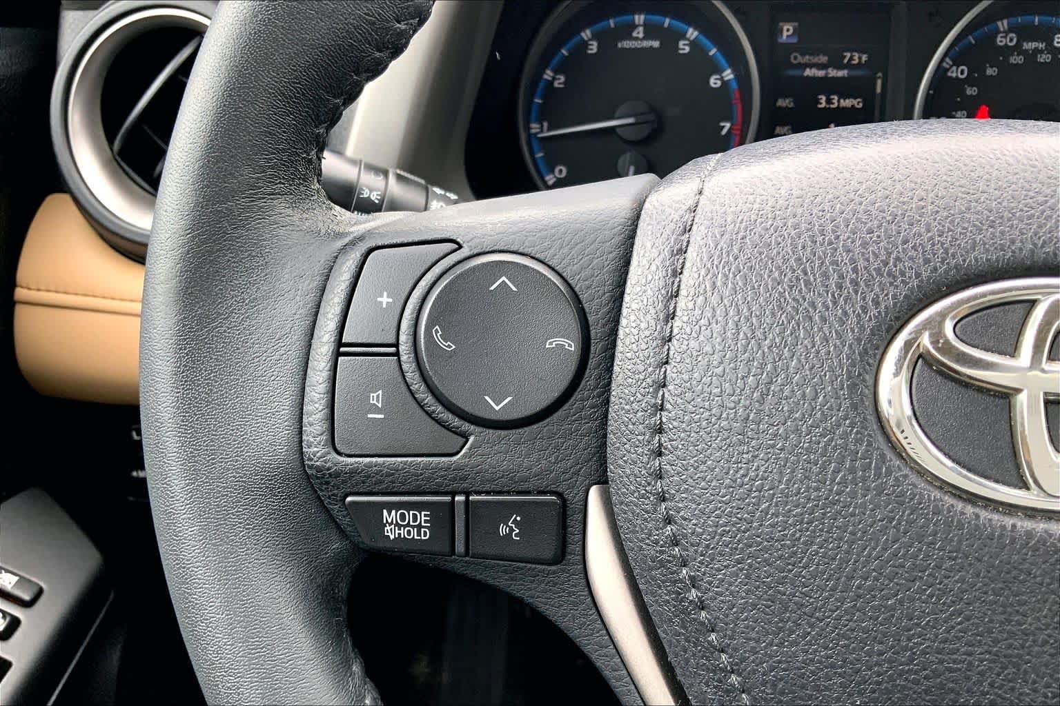 Used 2017 Toyota RAV4 XLE AWD/4WD image 24