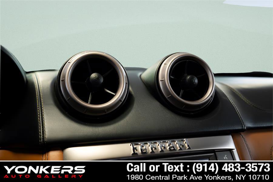 Used 2010 Ferrari California RWD image 60