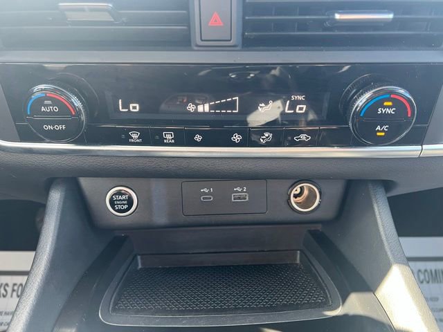 Used 2023 Nissan Rogue SV AWD/4WD image 19