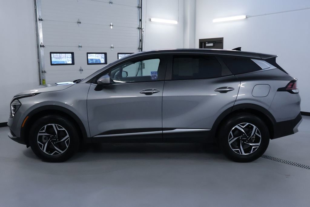Used 2024 Kia Sportage LX image 4