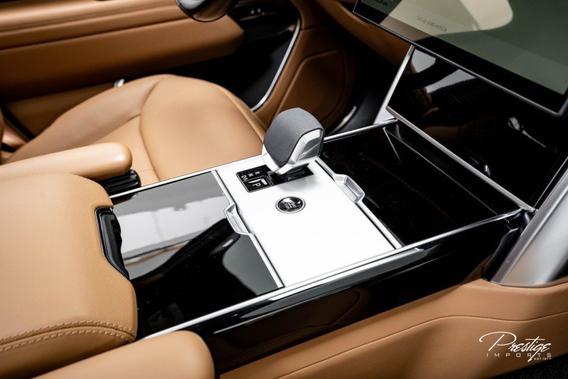 Used 2025 Land Rover Range Rover SE image 43