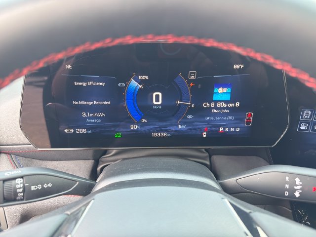 Certified 2025 Chevrolet Blazer EV RS AWD/4WD image 17