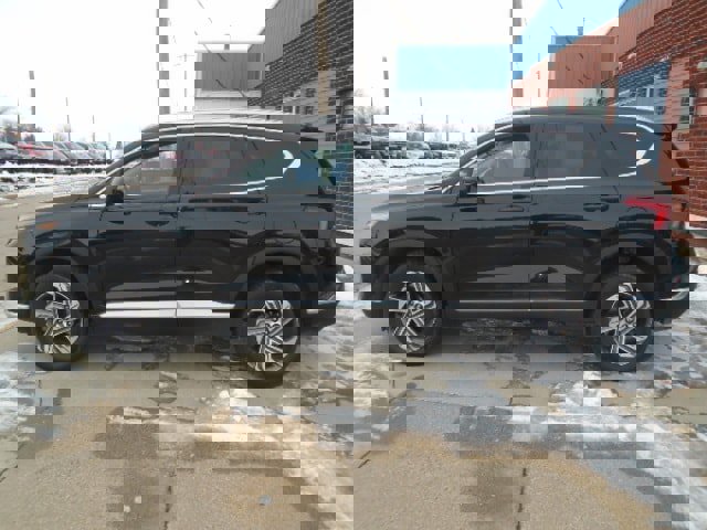 Used 2021 Hyundai Santa Fe SEL image 2