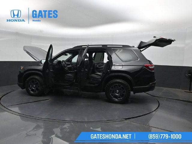 Certified 2025 Honda Pilot TrailSport image 57