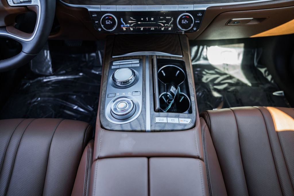 Used 2024 Genesis G80 image 29