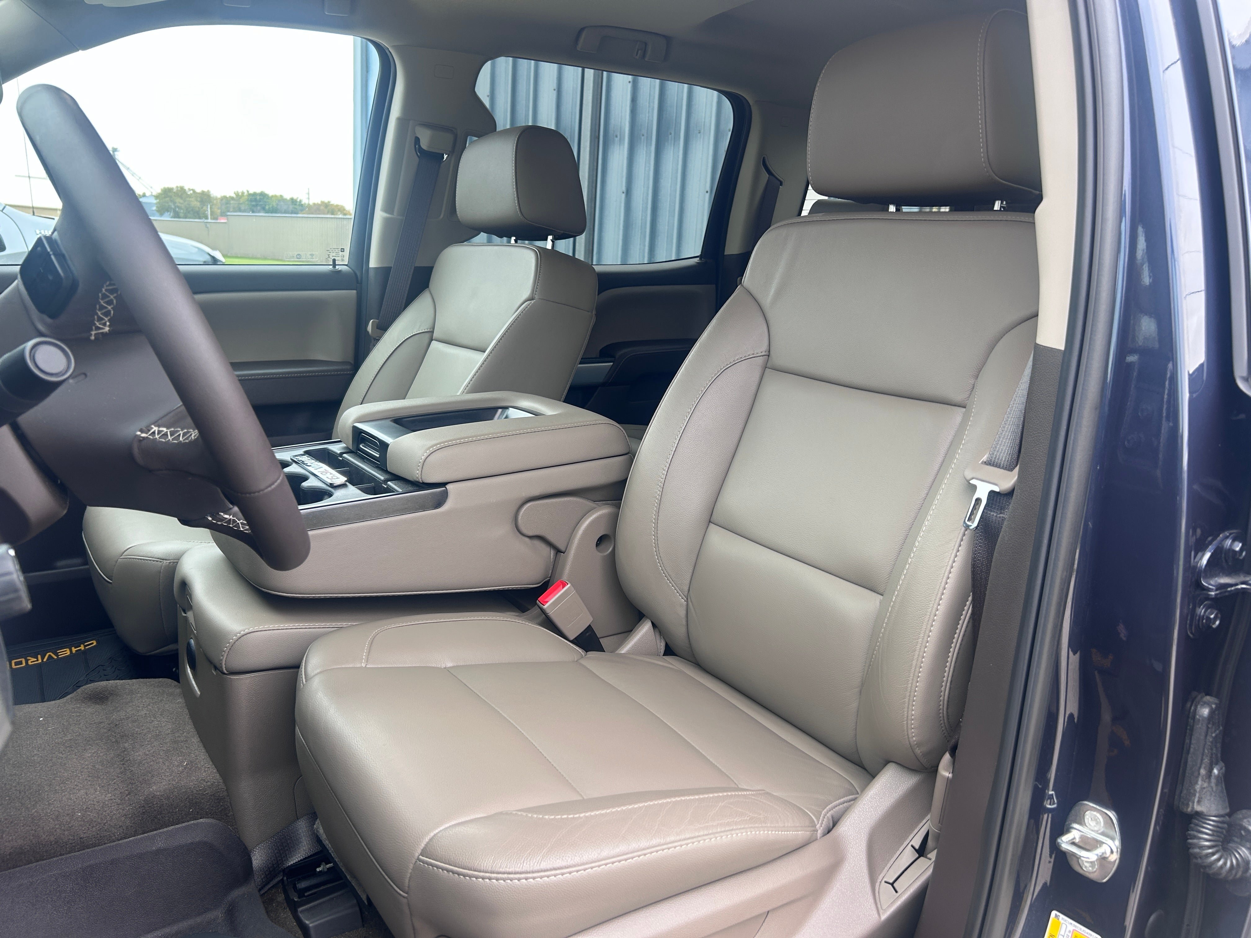 Used 2018 Chevrolet Silverado 1500 LTZ Z71 w/ Centennial Edition AWD/4WD image 17