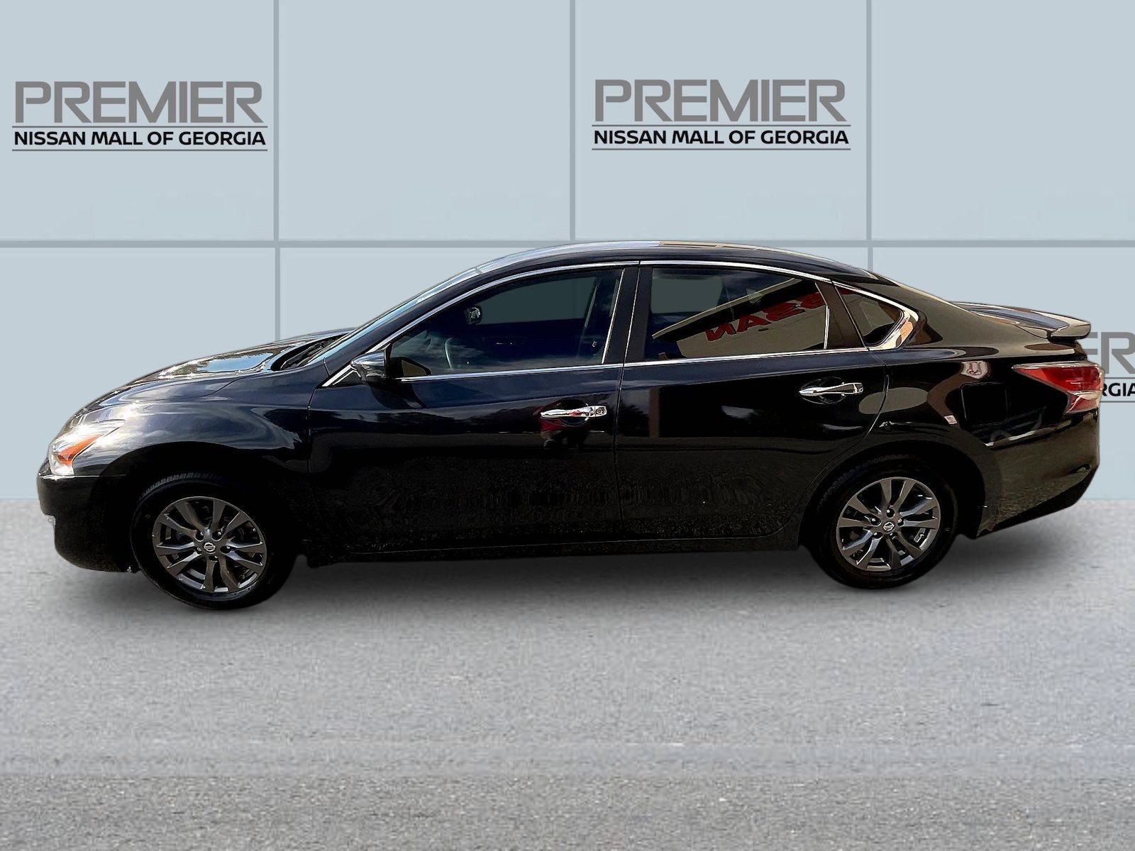 Used 2015 Nissan Altima 2.5 S w/ Special Edition Package FWD image 4