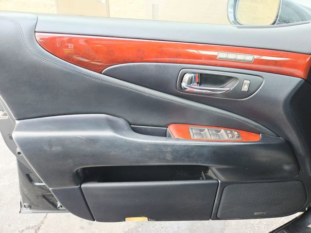 Used 2011 Lexus LS 460 AWD w/ Luxury Value Edition image 33