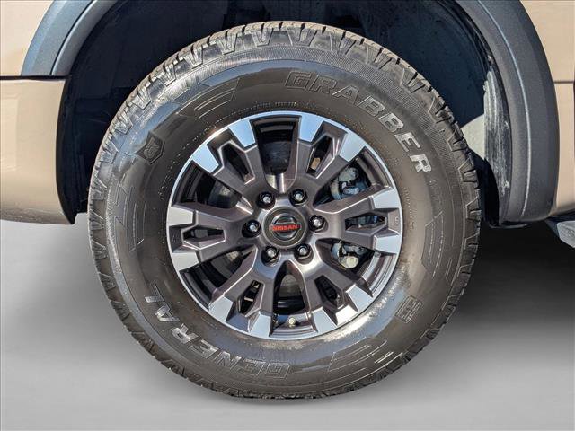 Used 2020 Nissan Titan PRO-4X w/ Pro-4x Convenience Package image 23