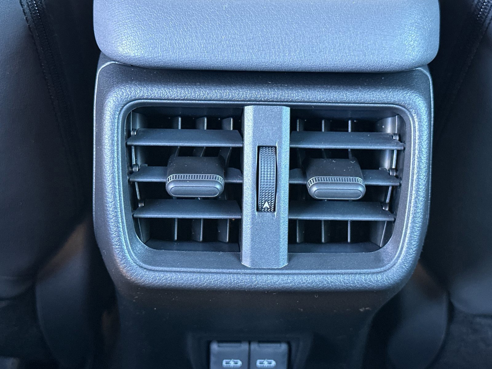 Used 2025 Lexus UX 300h AWD image 13