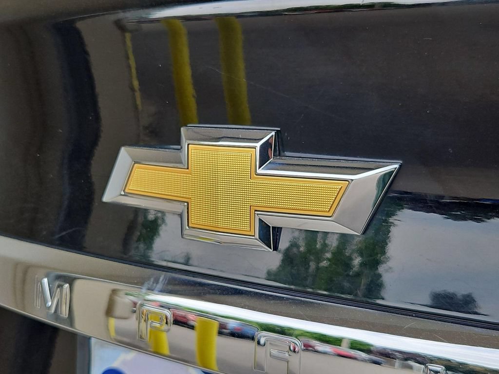 Used 2019 Chevrolet Impala LT FWD image 25