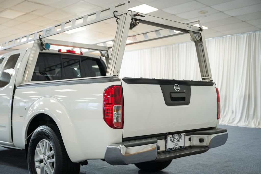 Used 2021 Nissan Frontier SV RWD image 6