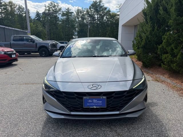 Used 2022 Hyundai Elantra SE FWD image 3