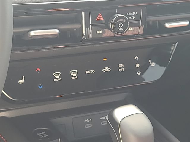 New 2026 Nissan Kicks SR w/ Cold Weather Package AWD/4WD image 18