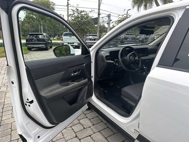Used 2025 Nissan Kicks SV FWD image 22