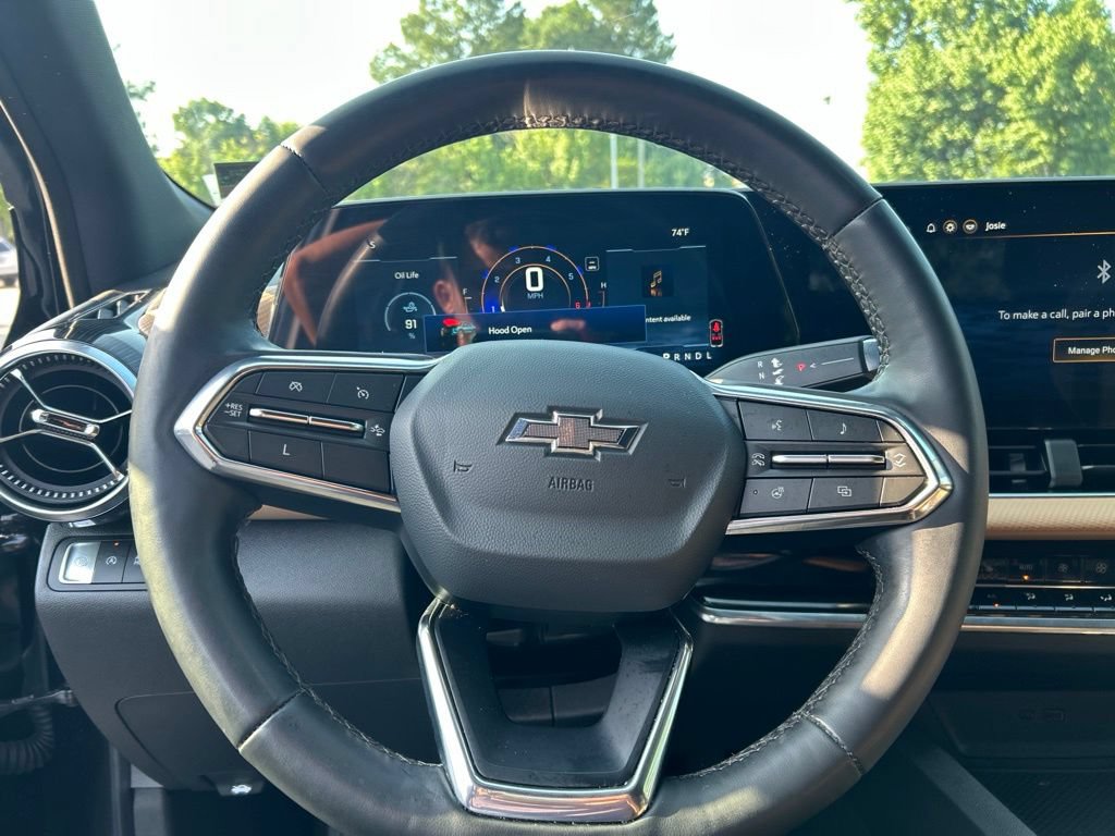 Used 2025 Chevrolet Equinox ACTIV w/ Safety and Technology Package FWD image 14