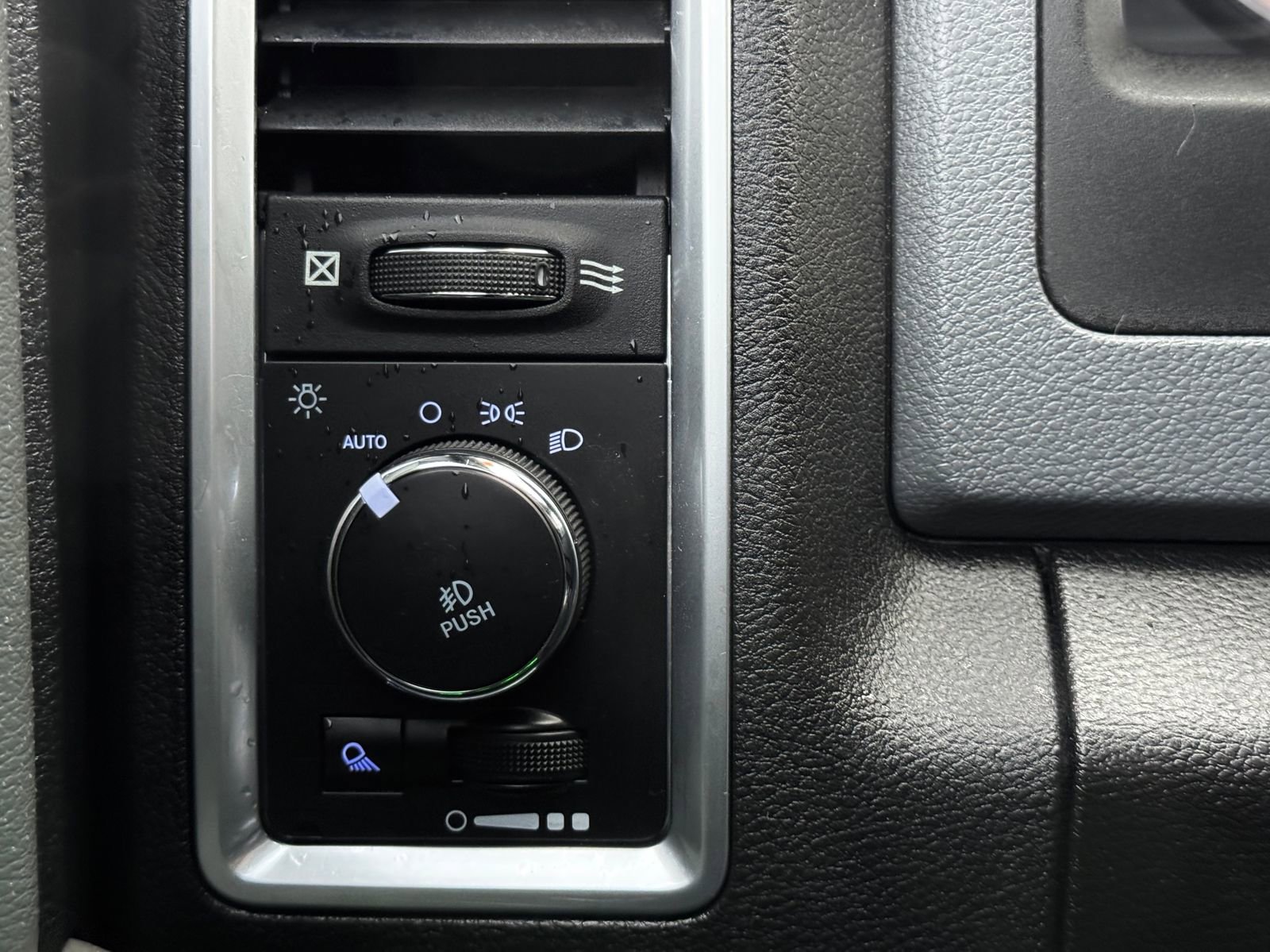 Used 2019 RAM 1500 Classic Warlock image 32