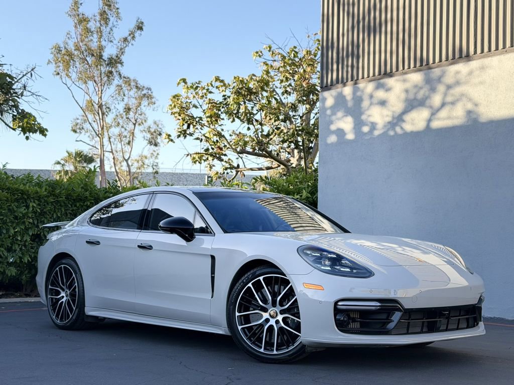 Used 2022 Porsche Panamera Turbo S image 1