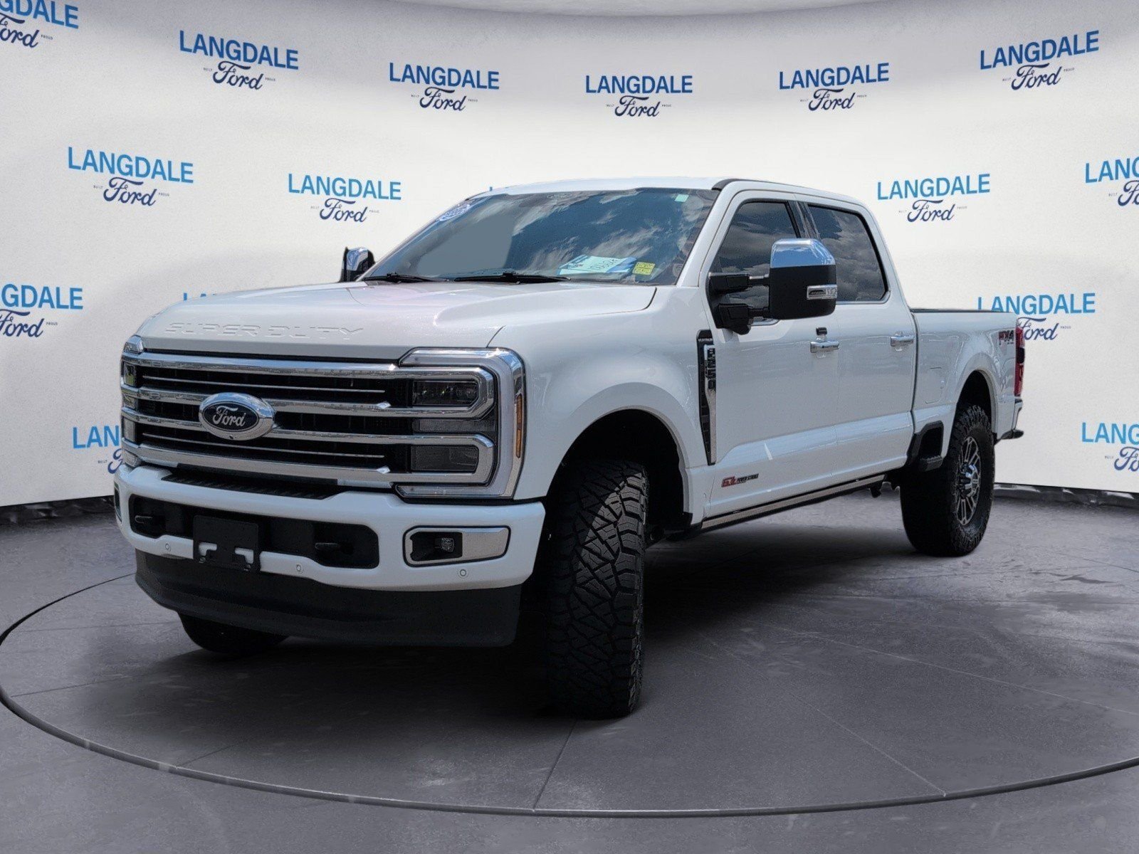 Used 2025 Ford F250 Platinum w/ Platinum Plus Package AWD/4WD image 11