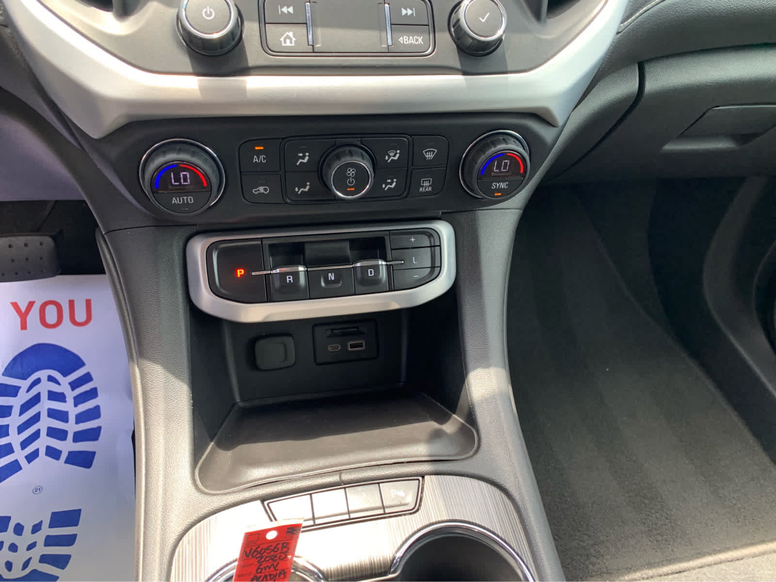 Used 2020 GMC Acadia SLT FWD image 19