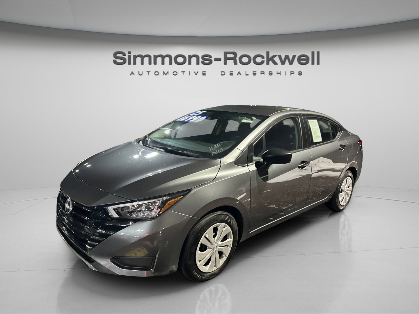 Used 2025 Nissan Versa S FWD image 4