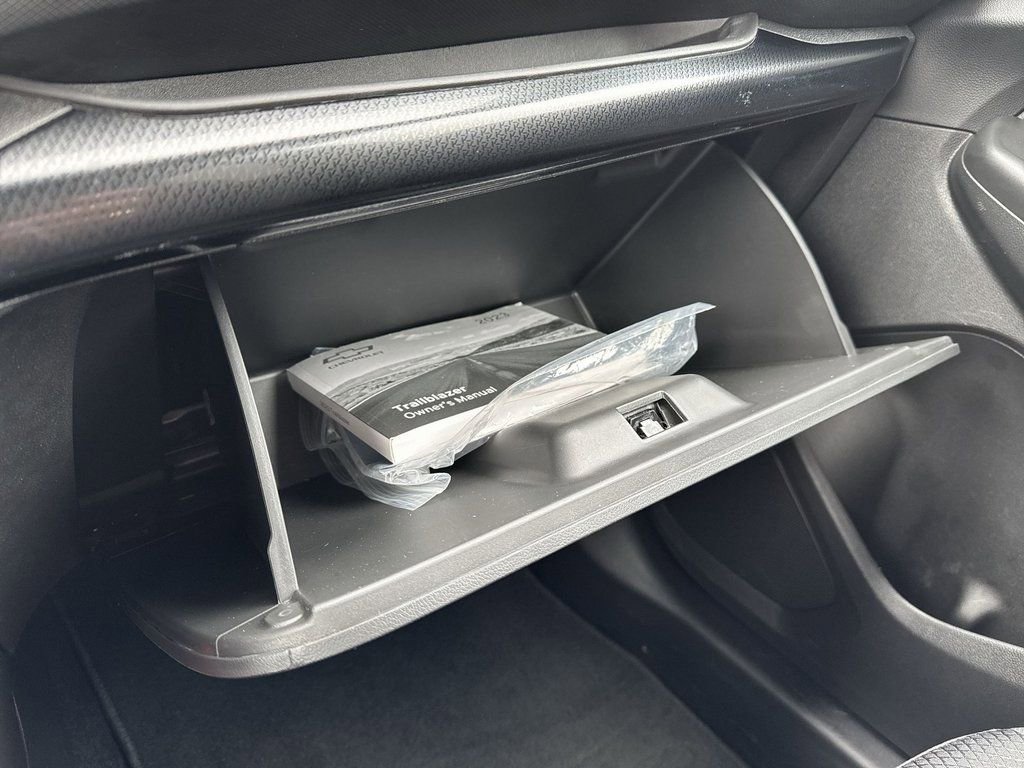 Certified 2023 Chevrolet TrailBlazer RS w/ Convenience Package AWD/4WD image 24