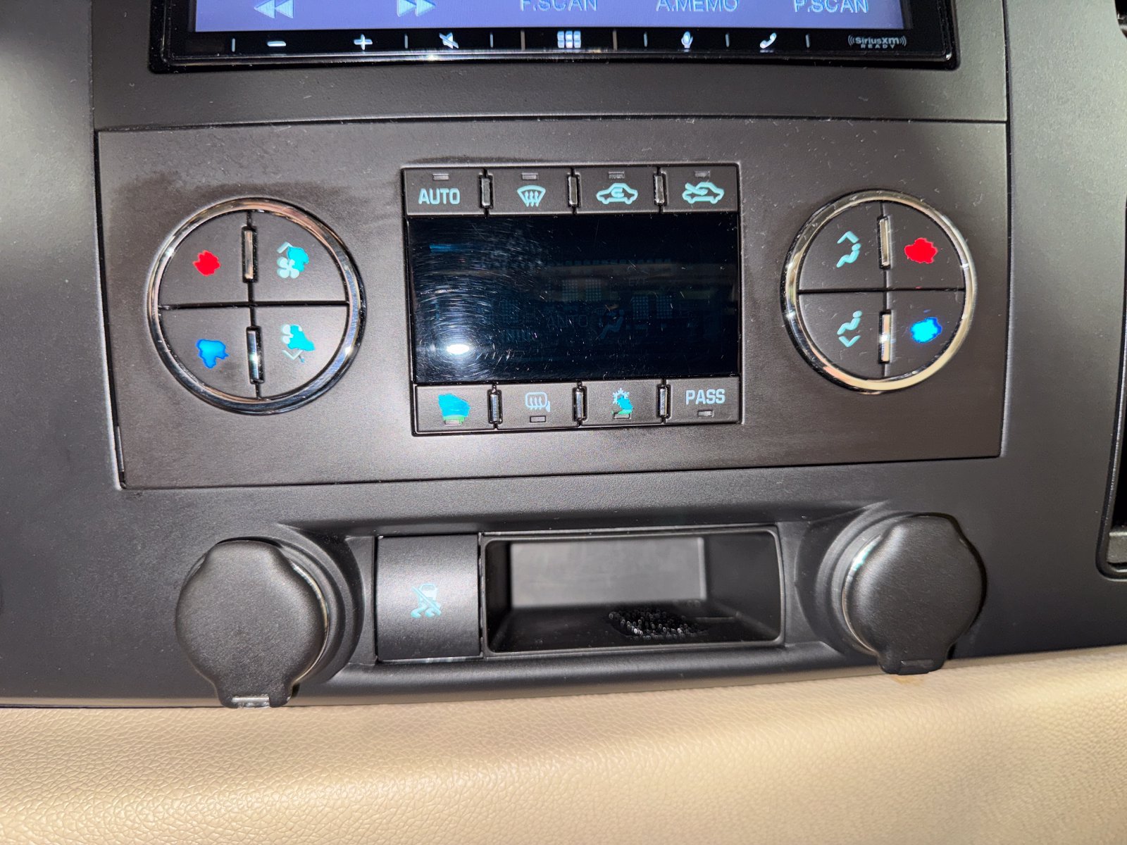 Used 2011 Chevrolet Silverado 1500 LT w/ Texas Edition RWD image 18