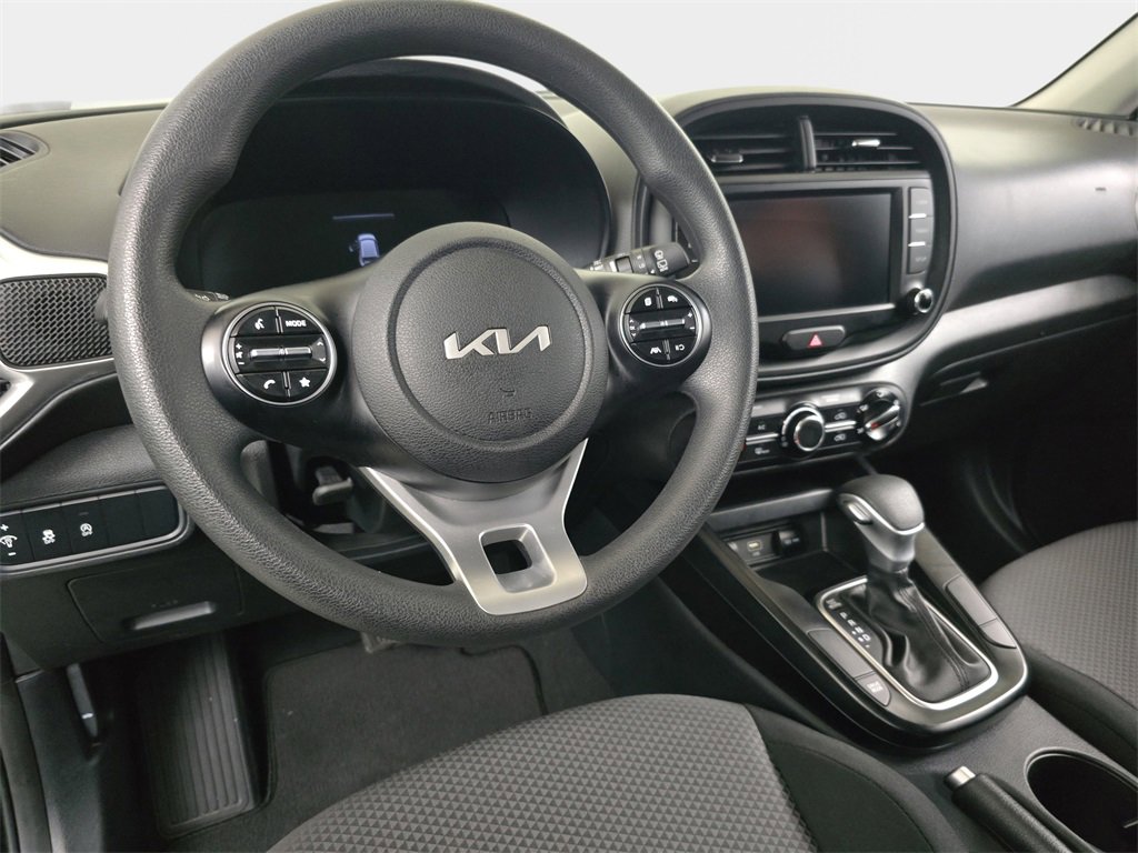 Used 2024 Kia Soul LX w/ Option Group 015 image 18
